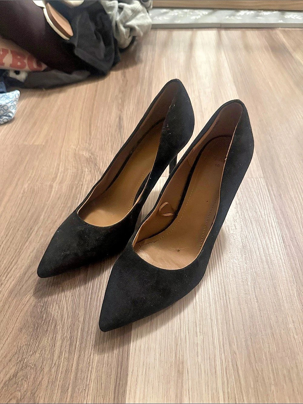 Black Pointed-Toe Heels EU 40